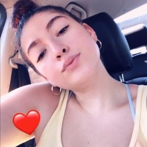 Meet your Posher, Daela